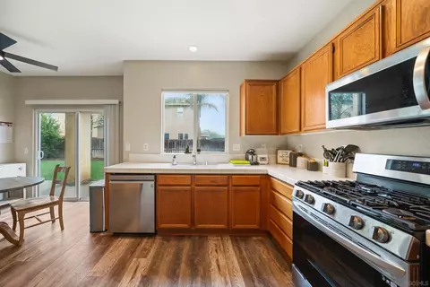 1747 Benedetto Pt, Perris, CA 92571 photo 8