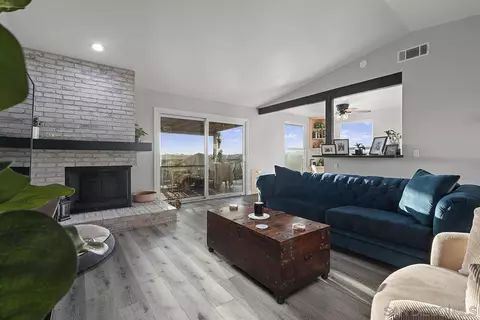 Living - 2235 Monaghan Ct, Spring Valley, CA 91977 photo 2 of 5