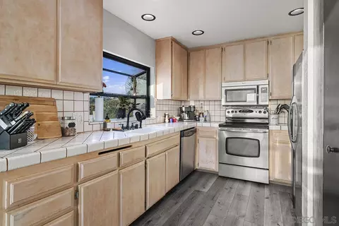 Kitchen - 2235 Monaghan Ct, Spring Valley, CA 91977 photo 2 of 4