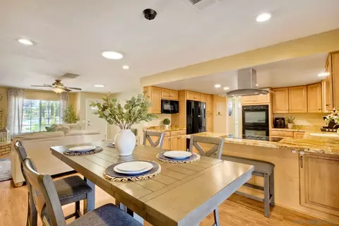 Dining - 1038 Knoll Park Ln, Fallbrook, CA 92028 photo 4 of 4