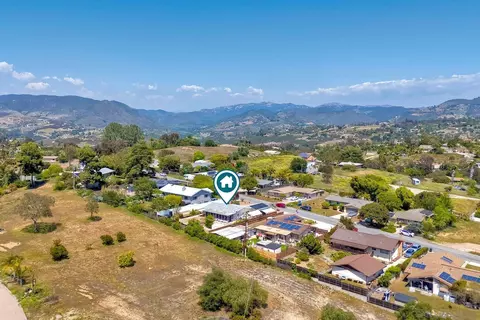 View/Area - 1038 Knoll Park Ln, Fallbrook, CA 92028 photo 10 of 11