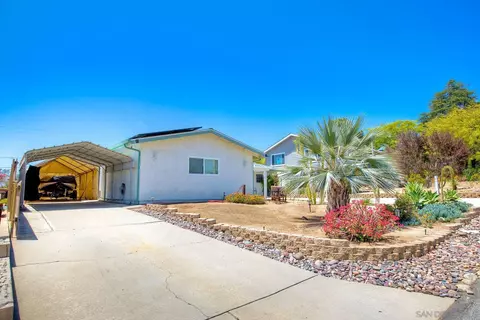 Exterior - 1038 Knoll Park Ln, Fallbrook, CA 92028 photo 1 of 10