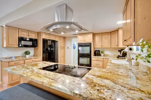 Kitchen - 1038 Knoll Park Ln, Fallbrook, CA 92028 photo 1 of 7
