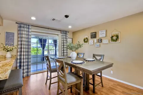 Dining - 1038 Knoll Park Ln, Fallbrook, CA 92028 photo 3 of 4