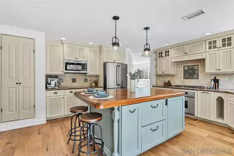Kitchen - 13649 Cunning Ln, Lakeside, CA 92040 photo 2 of 5
