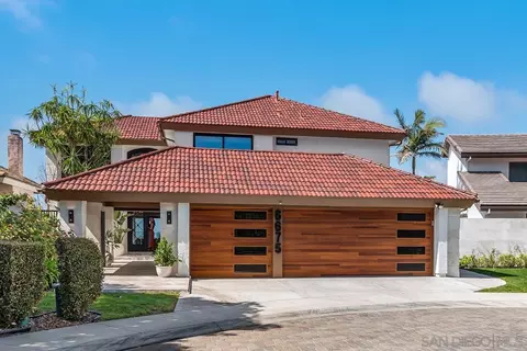 Exterior - 6675 Caminito Lindrick, La Jolla, CA 92037 photo 5 of 17