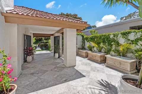Exterior - 6675 Caminito Lindrick, La Jolla, CA 92037 photo 7 of 17