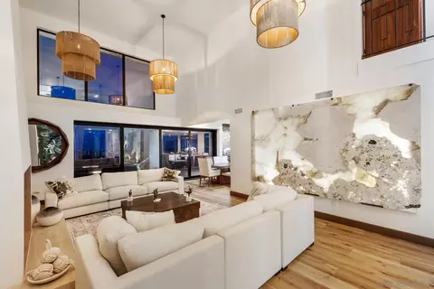 Living - 6675 Caminito Lindrick, La Jolla, CA 92037 photo 9 of 10