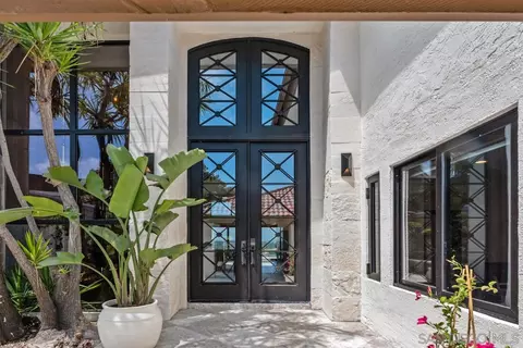 Entry Way - 6675 Caminito Lindrick, La Jolla, CA 92037 photo 1 of 6