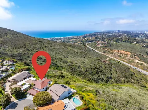 View/Area - 6675 Caminito Lindrick, La Jolla, CA 92037 photo 5 of 10