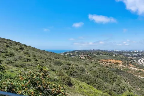View/Area - 6675 Caminito Lindrick, La Jolla, CA 92037 photo 4 of 10