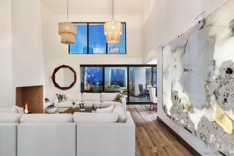 Living - 6675 Caminito Lindrick, La Jolla, CA 92037 photo 7 of 10