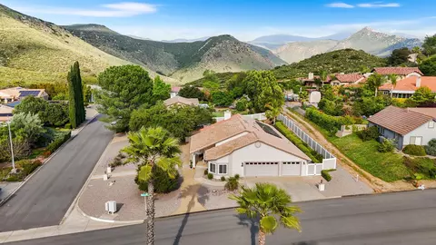 15655 Thornbush Rd, Ramona, CA 92065