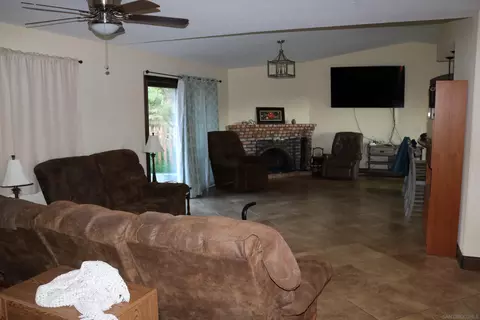 Living - 38083 De Luz Rd, Fallbrook, CA 92028 photo 2 of 3