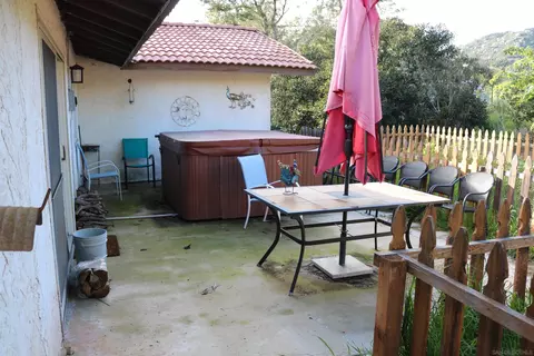 Exterior - 38083 De Luz Rd, Fallbrook, CA 92028 photo 7 of 12