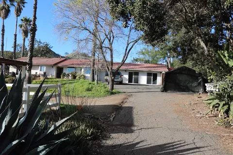 Exterior - 38083 De Luz Rd, Fallbrook, CA 92028 photo 2 of 12