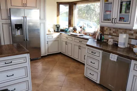 Kitchen - 38083 De Luz Rd, Fallbrook, CA 92028 photo 1 of 4