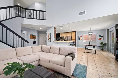 29819 Platanus Dr, Escondido, CA 92026