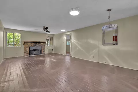 Living - 3027 Pine Crest Dr, Julian, CA 92036 photo 2 of 4