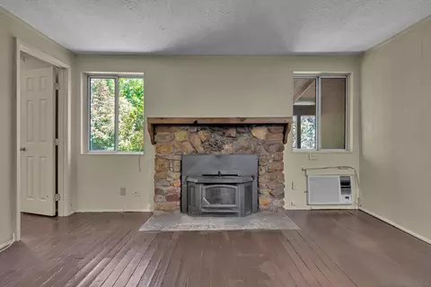 Living - 3027 Pine Crest Dr, Julian, CA 92036 photo 3 of 4