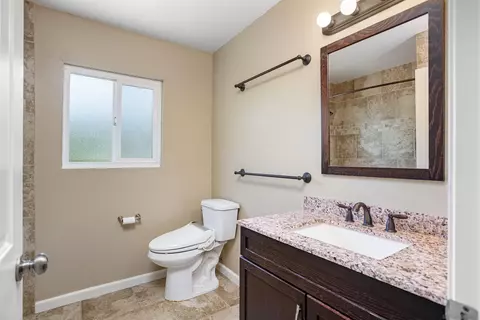 Bath - 201 Foussat Rd, Oceanside, CA 92054 photo 3 of 4