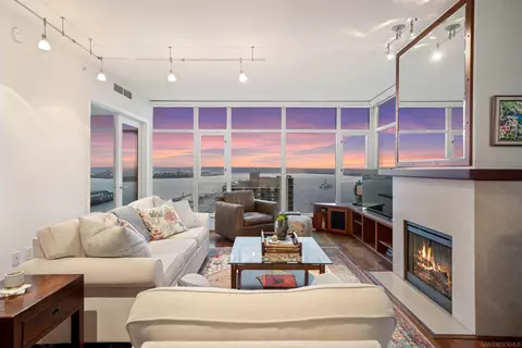 1205 Pacific Hwy #1701, San Diego, CA 92101