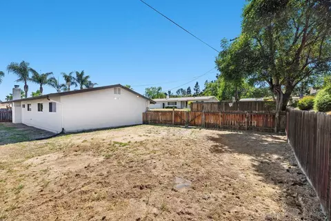 Exterior - 13250 Idyl Dr, Lakeside, CA 92040 photo 7 of 8
