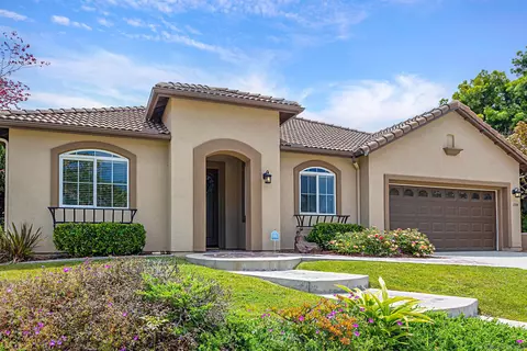 Exterior - 1104 Parkview Dr, Oceanside, CA 92057 photo 3 of 15