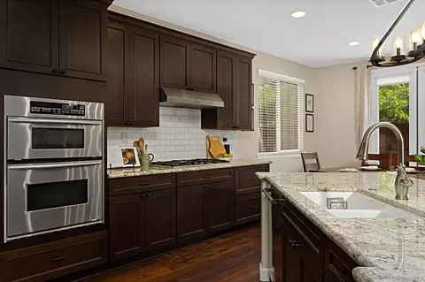 Kitchen - 1104 Parkview Dr, Oceanside, CA 92057 photo 3 of 7