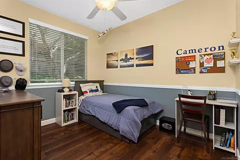 Bedroom - 1104 Parkview Dr, Oceanside, CA 92057 photo 4 of 4