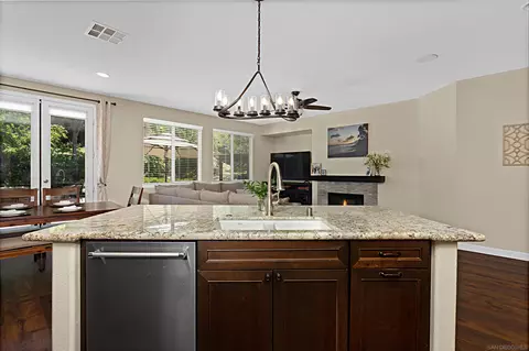 Kitchen - 1104 Parkview Dr, Oceanside, CA 92057 photo 4 of 7
