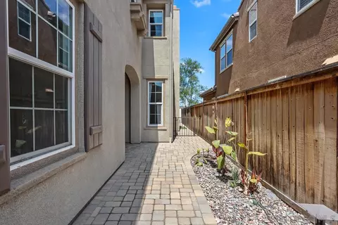 1097 Breakaway Dr, Oceanside, CA 92057 photo 5