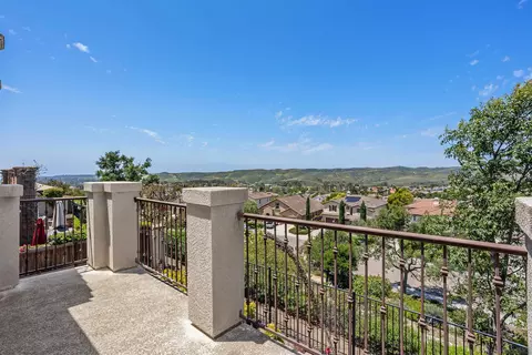 1097 Breakaway Dr, Oceanside, CA 92057