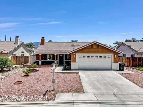 815 S Hewitt, San Jacinto, CA 92583