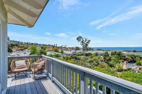 Exterior - 1211 W Muirlands Dr, La Jolla, CA 92037 photo 8 of 9