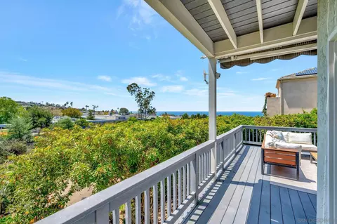 Exterior - 1211 W Muirlands Dr, La Jolla, CA 92037 photo 5 of 9