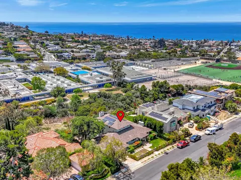 View/Area - 1211 W Muirlands Dr, La Jolla, CA 92037 photo 5 of 11