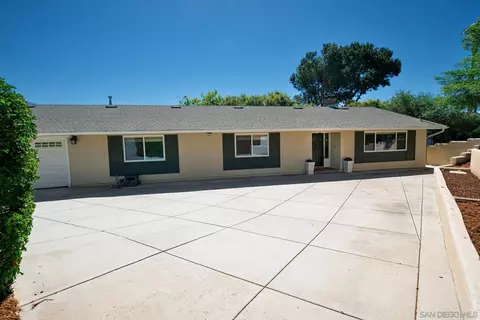 Exterior - 2556 S Cimarron Ter, Escondido, CA 92029 photo 5 of 8