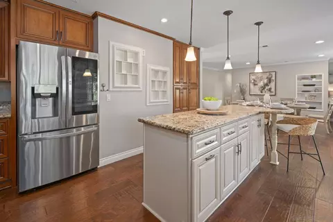 Kitchen - 2556 S Cimarron Ter, Escondido, CA 92029 photo 3 of 3