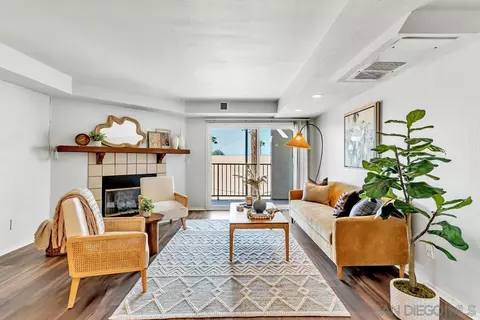 4452 Mentone St #304, San Diego, CA 92107