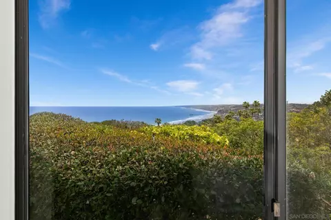 View/Area - 7520 Hillside Dr, La Jolla, CA 92037 photo 7 of 11