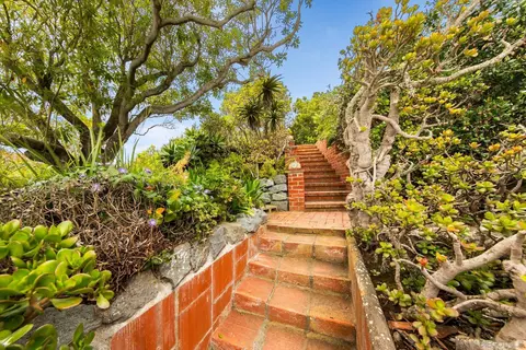 Exterior - 7520 Hillside Dr, La Jolla, CA 92037 photo 9 of 18