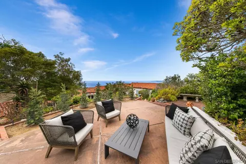 Exterior - 7520 Hillside Dr, La Jolla, CA 92037 photo 12 of 18