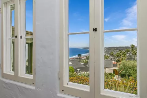 View/Area - 7520 Hillside Dr, La Jolla, CA 92037 photo 6 of 11