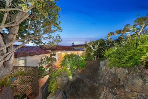 Exterior - 7520 Hillside Dr, La Jolla, CA 92037 photo 15 of 18
