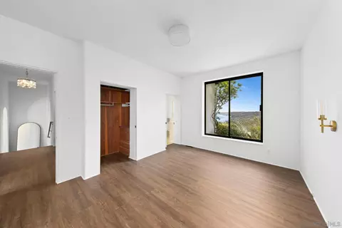 Bedroom - 7520 Hillside Dr, La Jolla, CA 92037 photo 5 of 6