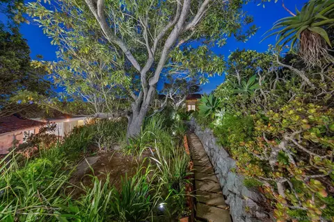 Exterior - 7520 Hillside Dr, La Jolla, CA 92037 photo 7 of 18