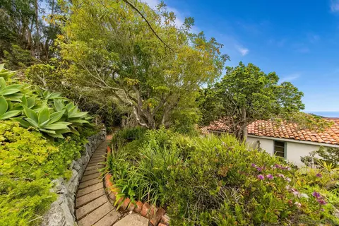 Exterior - 7520 Hillside Dr, La Jolla, CA 92037 photo 16 of 18