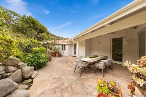 Exterior - 7520 Hillside Dr, La Jolla, CA 92037 photo 4 of 18