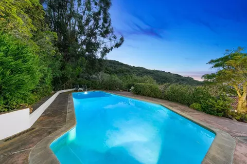 Exterior - 7520 Hillside Dr, La Jolla, CA 92037 photo 14 of 18
